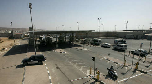 פרסום ראשון: הממשלה משקיעה מיליונים בתכניות בנייה סמוך למחסום קלנדיה