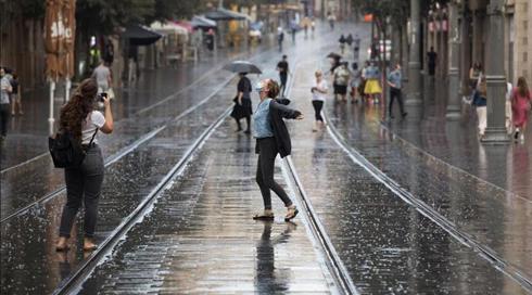 הפתעה: גשם החל לרדת בירושלים