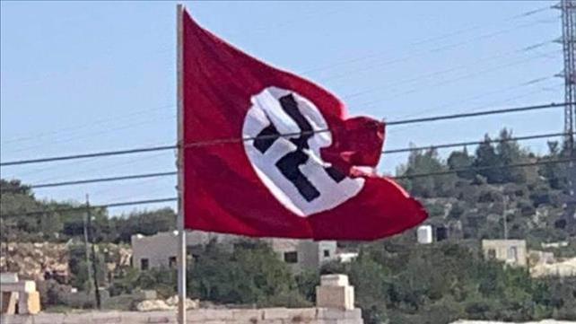פלסטינים הניפו דגל של נאצים ליד חברון