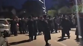הפגנת חרדים מחוץ לבית השופט סולברג