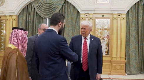 היסטוריה בסעודיה: טראמפ נפגש עם נשיא סוריה א-שרע