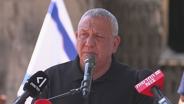 גדי איזנקוט בניר עוז, 05.08.26