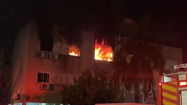 שריפה בבניין מגורים בעכו