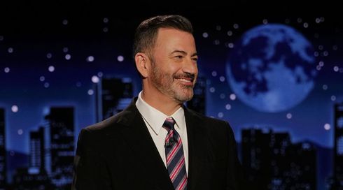 ג'ימי קימל חזר לשידור ובכה: "לא הייתה לי כוונה להקל ראש ברצח צ'ארלי קירק"