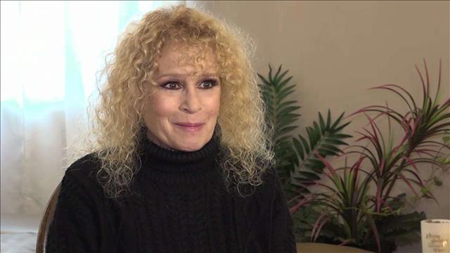 לאה לופטין חוזרת לקדמת הבמה