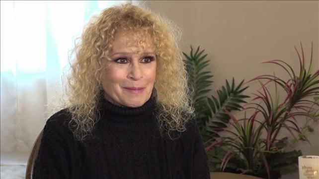 לאה לופטין חוזרת לקדמת הבמה