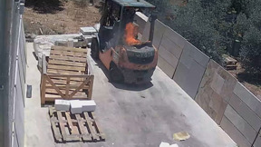 הפירומן ברכב היוקרה: מסע ההצתות ברחבי הצפון