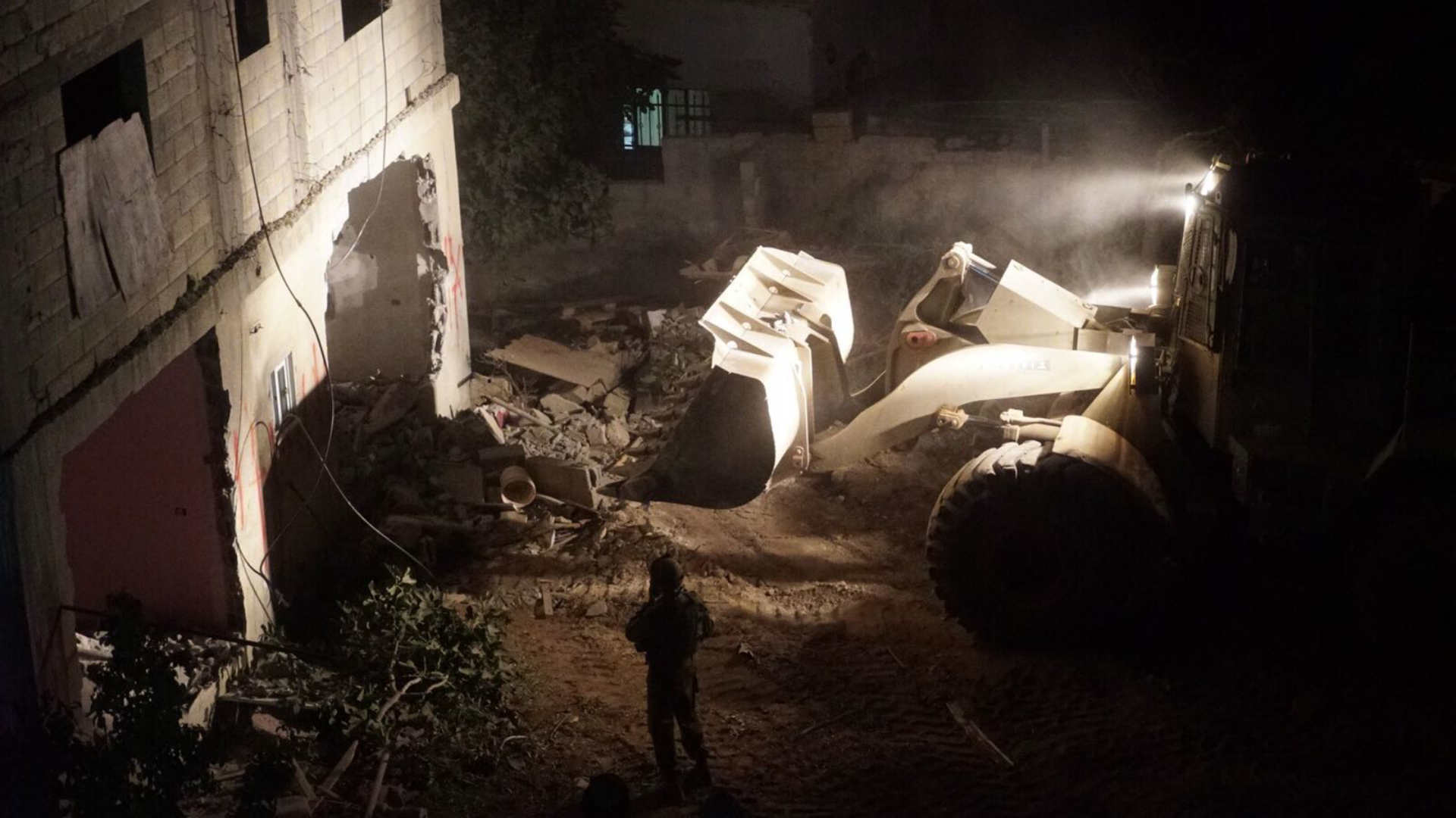 הריסת בית המחבל בכפר כובאר