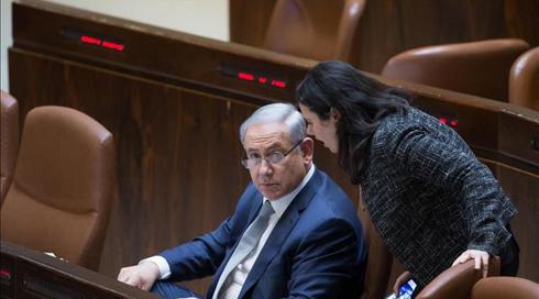 בכירים בימין המאוחד: נתניהו מעוניין בממשלת אחדות עם כחול לבן