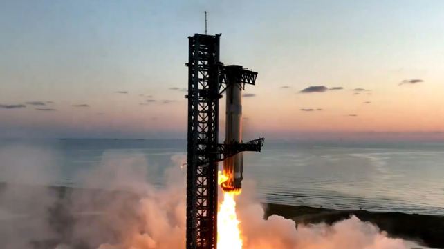 הבוסטר של SpaceX חוזר לכן השיגור