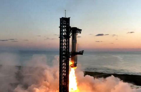 הבוסטר של SpaceX חוזר לכן השיגור