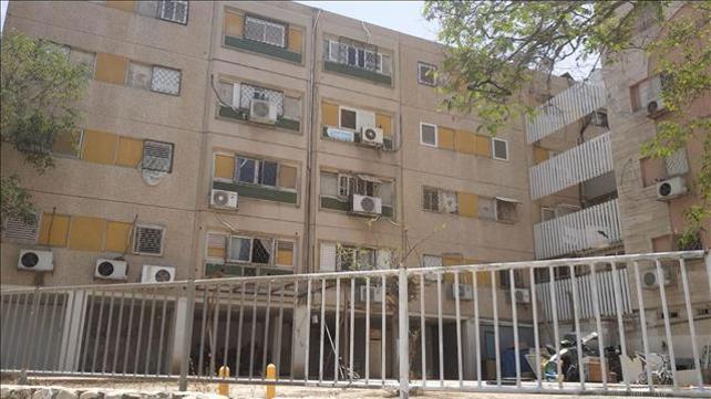 בניין באופקים בו נפצעה אנושות תינוקת 