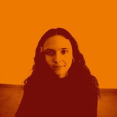 טליה דנציג בפרק גימל
