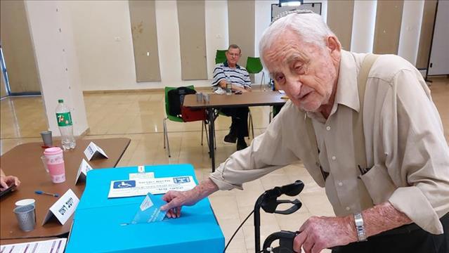 מאיר היימן בן 98 הצביע בפעם ה-25
