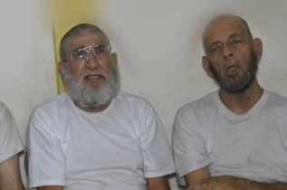 חיים פרי ויורם מצגר בשבי