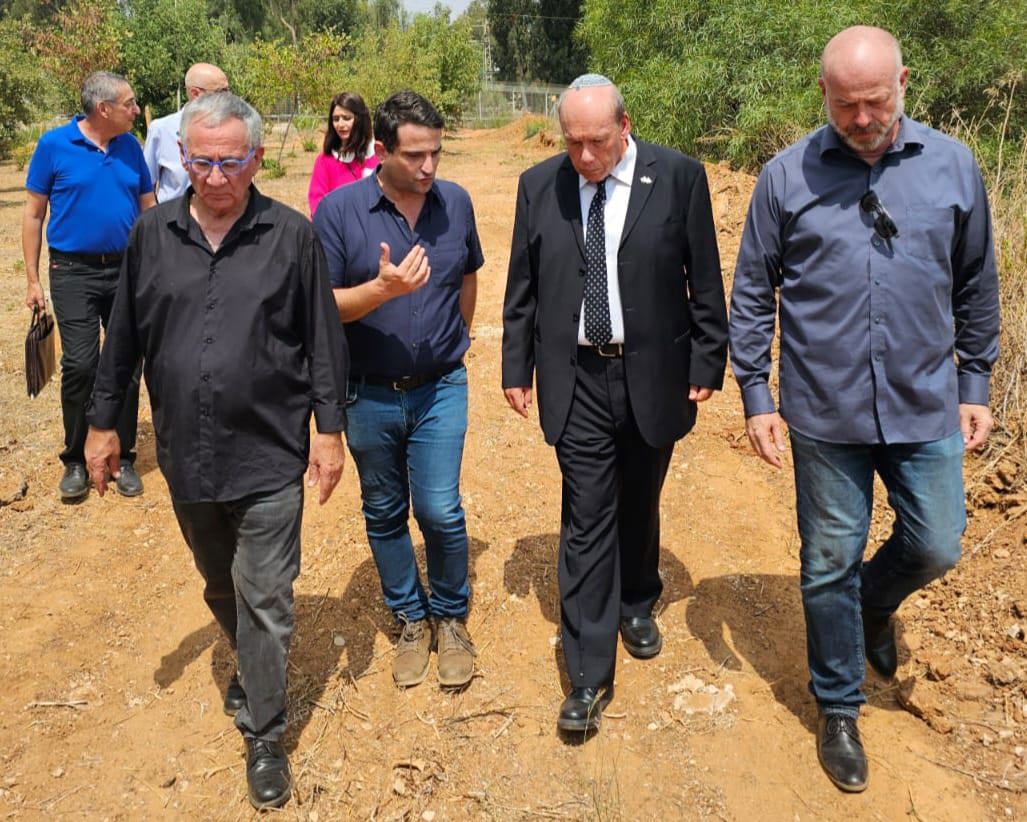 מבקר המדינה אנגלמן עם ראשי עיריות אזור השרון