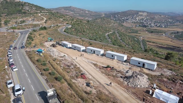 מאחז "המור"