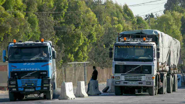 משאיות במעבר כרם שלום, בשבוע שעבר