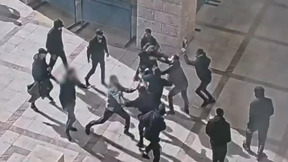 קטטה המונית בשערי בית המשפט בבאר שבע: שניים נפצעו קשה