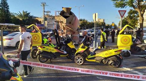 נער שרכב על קורקינט נהרג מפגיעת משאית בתל אביב