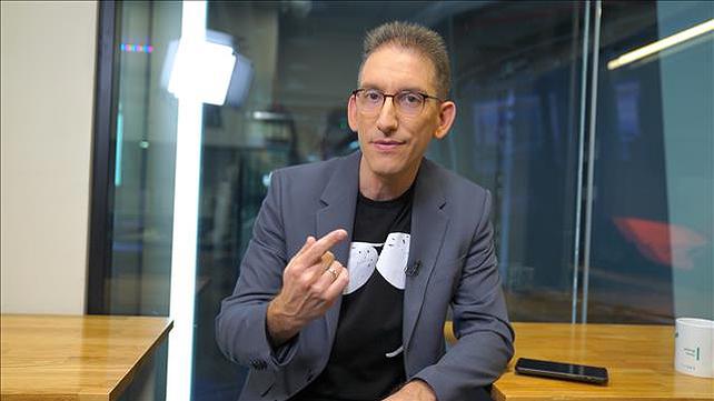 שאול אמסטרדמסקי 