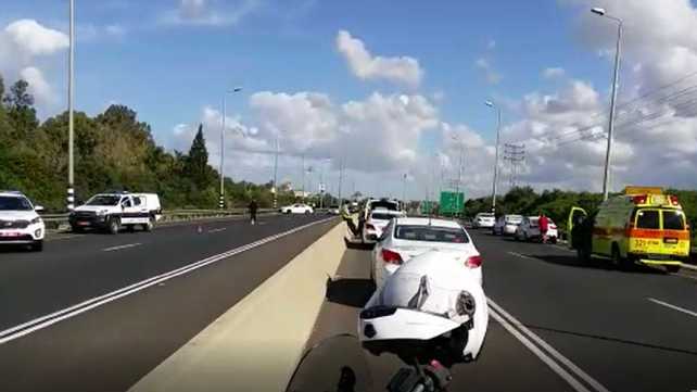 זירת התאונה בכביש 4