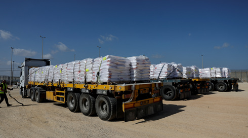 מצרים מחדשת את העברת הסיוע לרצועה דרך כרם שלום