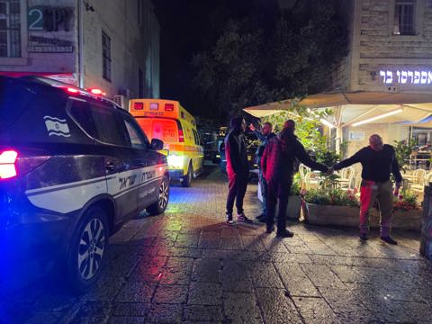 גבר נהרג לאחר שנדחף מבניין בחיפה