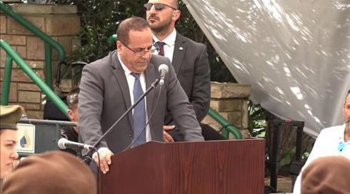 במהלך נאום השר קרא: עשרות נטשו את טקס יום הזיכרון