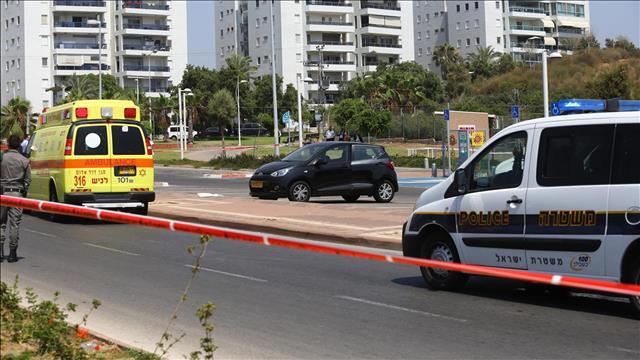 אמבולנס וניידת משטרה באשדוד