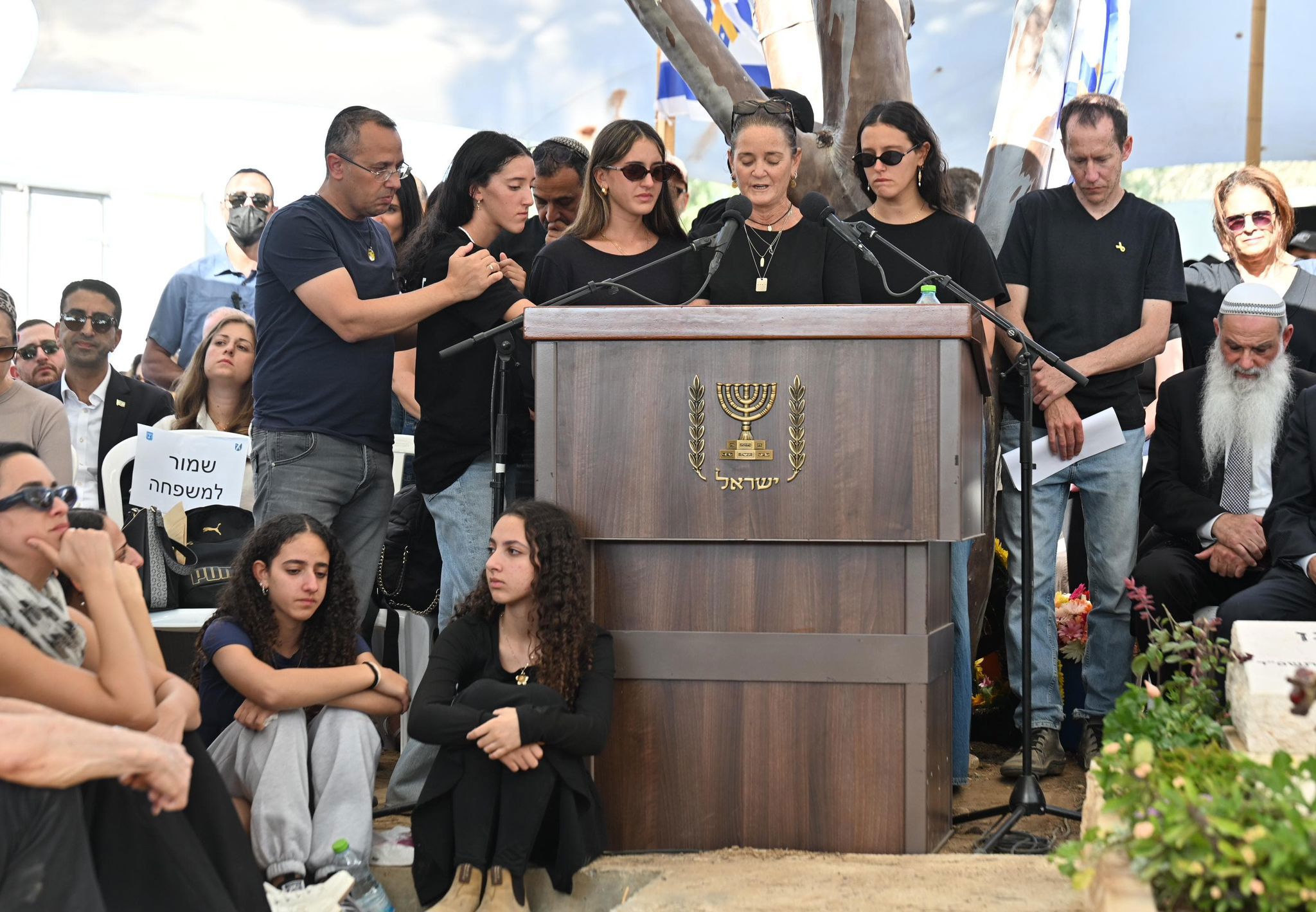 יוסי שרעבי מובא למנוחות בקיבוץ בארי