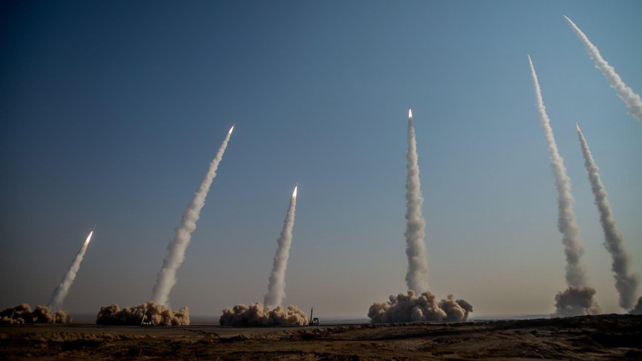 שיגור טילים בתרגיל של משמרות המהפכה האיראניים