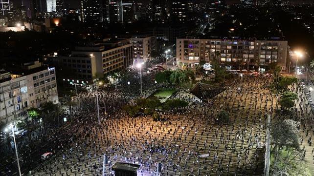 מחאת הדגלים השחורים נגד בנימין נתניהו בכיכר רבין 19.04.20