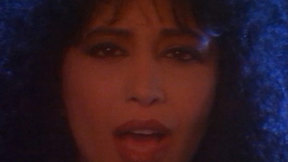 עפרה חזה. 1992
