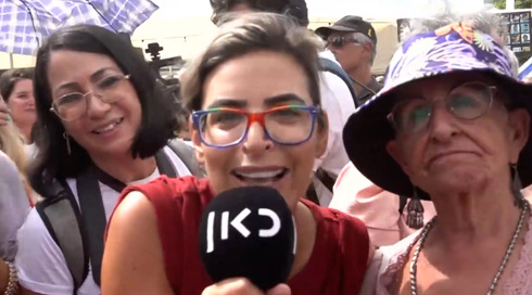 ריקודים, דמעות וצ'ייסרים: היום ההיסטורי והמרגש בכיכר החטופים