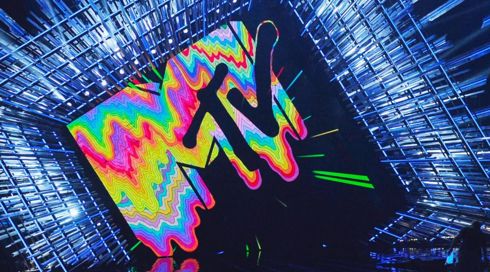 אחרי כמעט 40 שנה: MTV תפסיק לשדר מוזיקה בבריטניה