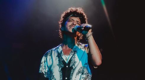רגע לפני שהוא נוחת: כל מה שצריך לדעת לקראת ההופעות של ברונו מארס בישראל