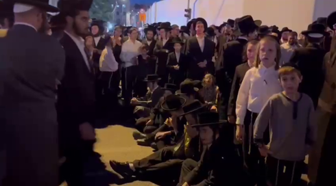 הצתה ונזק: מהומות במחאת חרדים קיצונים נגד הרכבת הקלה בי-ם