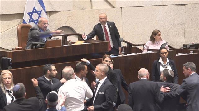 עימות במליאת הכנסת בין ח"כ טיבי לח"כ סמוטריץ', 01.06.22