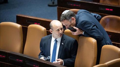 גול עצמי: בנט יאבד את השליטה על משרד הדתות - כהנא יסיים את תפקידו