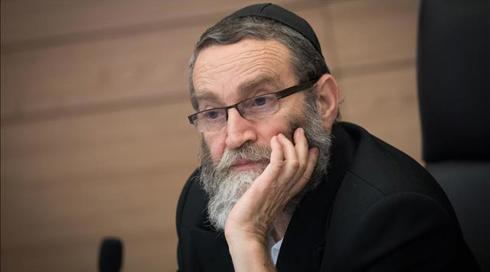 מחזרים אחרי החרדים: כחול לבן סירבה להדיח את גפני מראשות ועדת הכספים