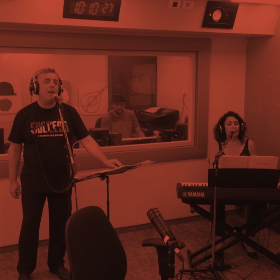 נקודה אלמונית - מנגנים באולפן
