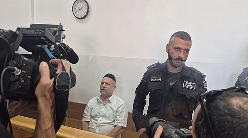 הרב משה יזדי בהקראת גזר הדין בבית המשפט