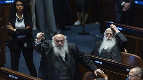 ח"כ יצחק גולדקנופף בהצבעה על חוק הפסקת מעצר עריקים, 14.7.26