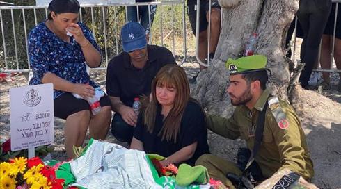 "המתנתי לך 6 שנים וקיבלתי אותך ל-21": סמ"ר עומר טביב הובא למנוחות