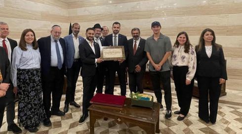 המשלחת היהודית שביקרה בסוריה - ונפגשה עם בכירים בממשל