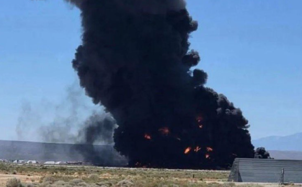 זירת התרסקות של מפציץ אמריקני מסוג B-52 בקליפורניה