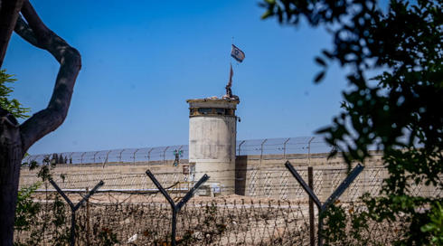 בעלה של הפלסטינית שנורתה למוות בידי צה"ל: "ראו אותה מוסקת במטע שעתיים"