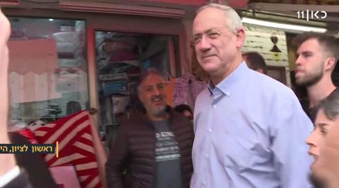 יוצא סוף סוף לשטח: הסיור הפוליטי הראשון של גנץ