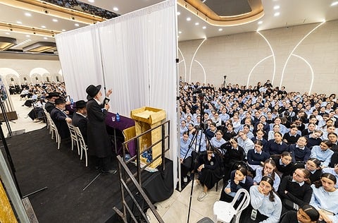 דרשת רבנים לעידוד בנות סמינר להתרים כסף לישיבות